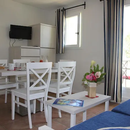 Goelia Le Domaine De La Pinede 3* Ле-Лаванду