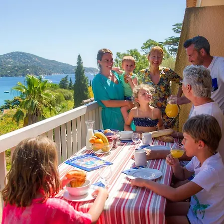 Appart hôtel Résidence Goélia Le Domaine De La Pinède 3*