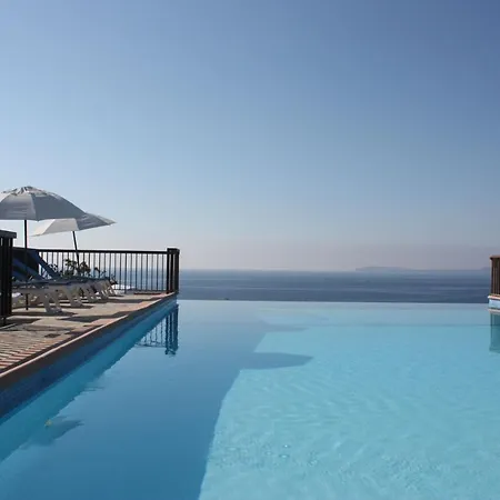 Résidence Goélia Le Domaine De La Pinède 3*