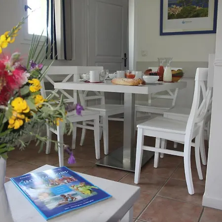 Goelia Le Domaine De La Pinede Aparthotel Le Lavandou