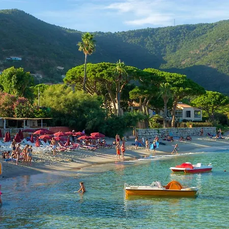 Goelia Le Domaine De La Pinede Aparthotel 3*