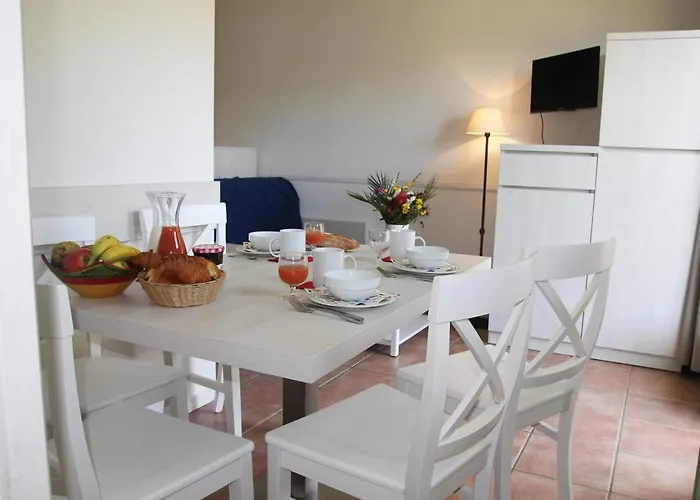 Goelia Le Domaine De La Pinede