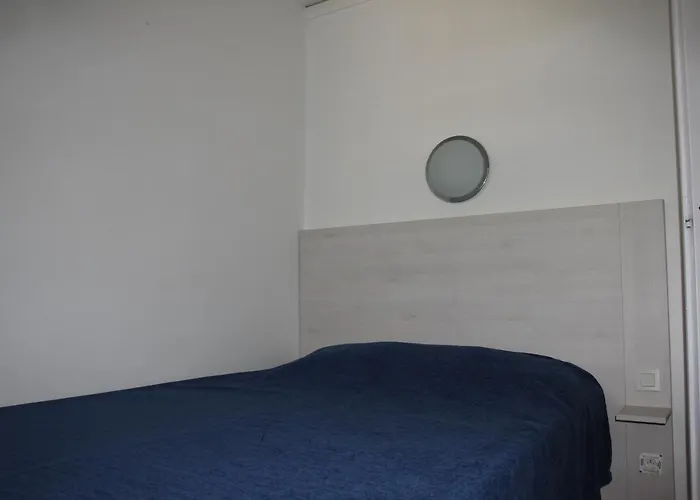 Goelia Le Domaine De La Pinede 3*