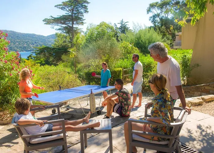 Goelia Le Domaine De La Pinede Lägenhetshotell