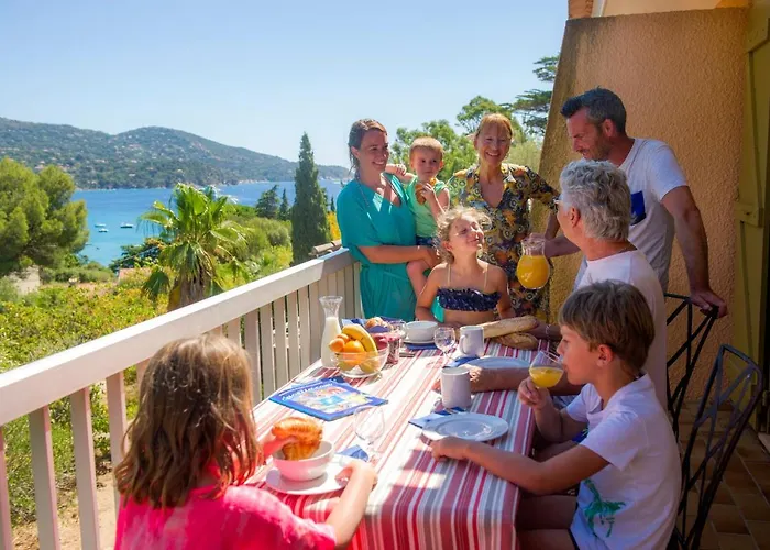 Lägenhetshotell Goelia Le Domaine De La Pinede 3*