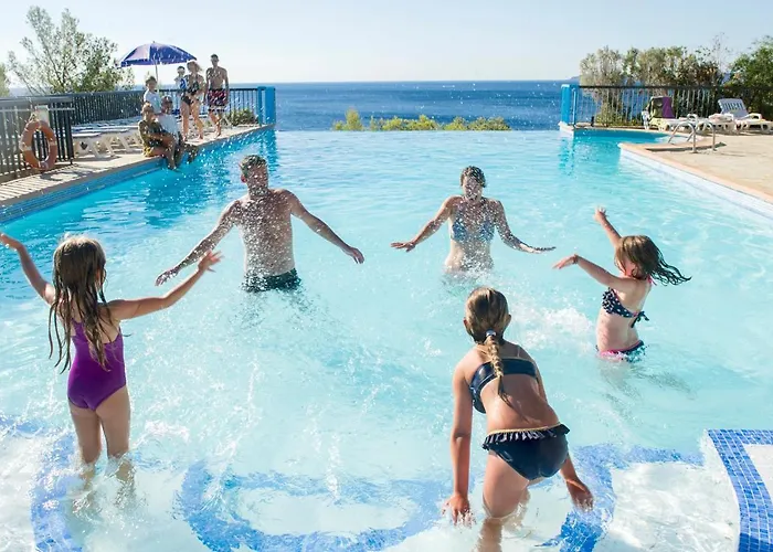 Goelia Le Domaine De La Pinede